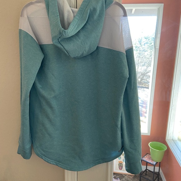 Hurley hoodie with mesh shoulders and thumb holders - Picture 2 of 5